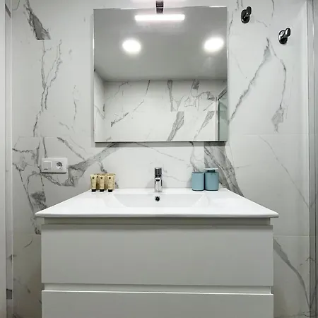 アパートホテル Sunny アデヘ