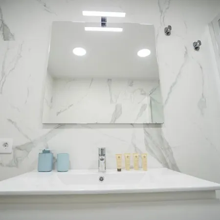 アパートホテル Sunny アデヘ